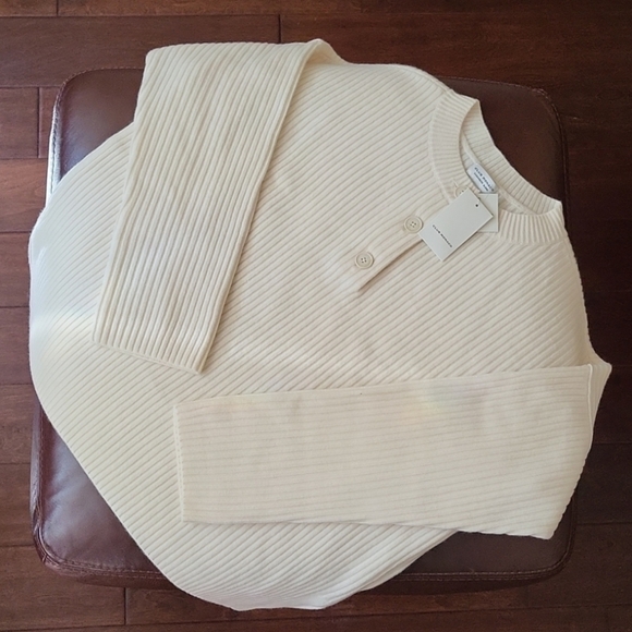 Club Monaco Wool & Cashmere Blend Ribbed Knit Oversized Henley Sweater - Picture 7 of 15